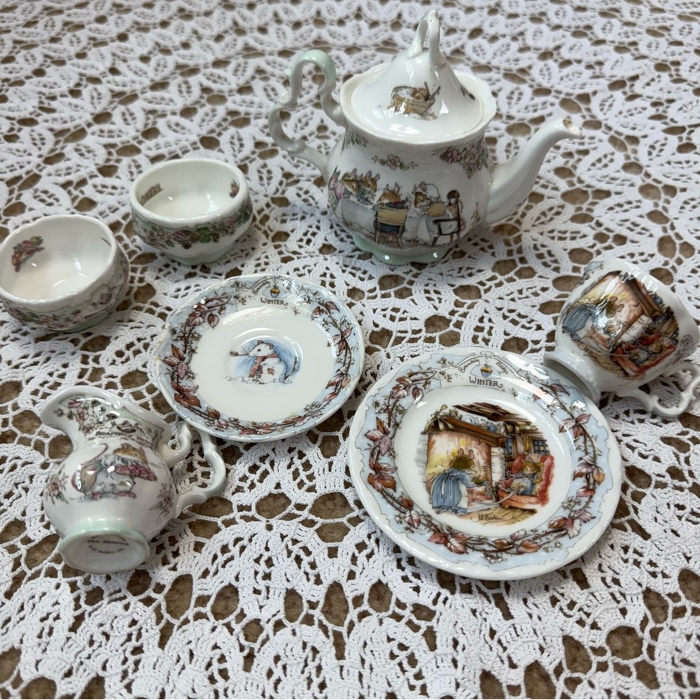 Royal Doulton BRAMBLY HEDGE jill barklem Miniature TEA SET Winter Four Seasons